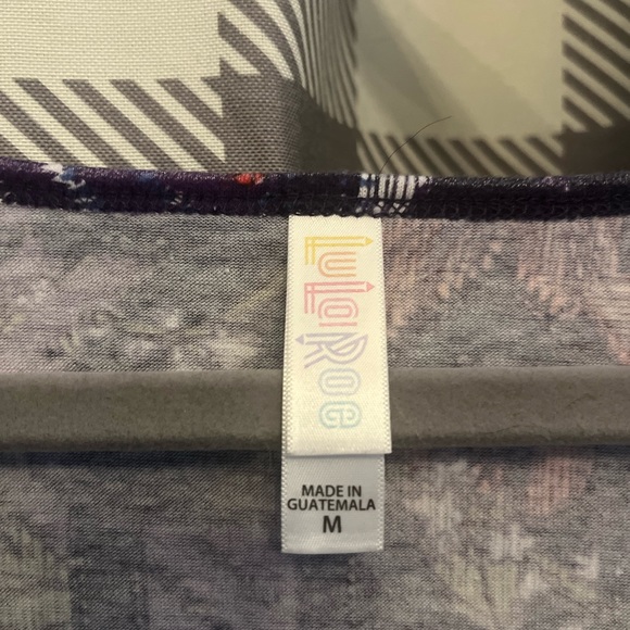 LuLaRoe Randy Tee - Picture 4 of 4